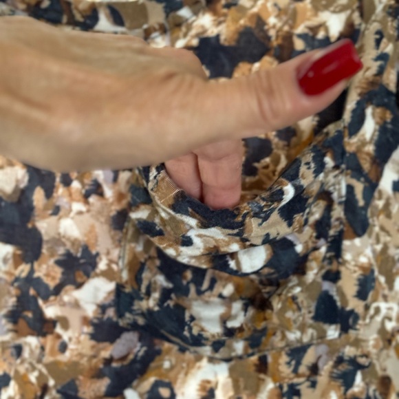 Logo long T-shirt with front pocket - Picture 4 of 8